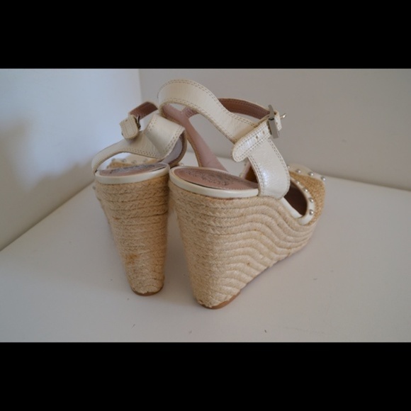 NWOT Vince Camuto wedge sandals! - Picture 2 of 4